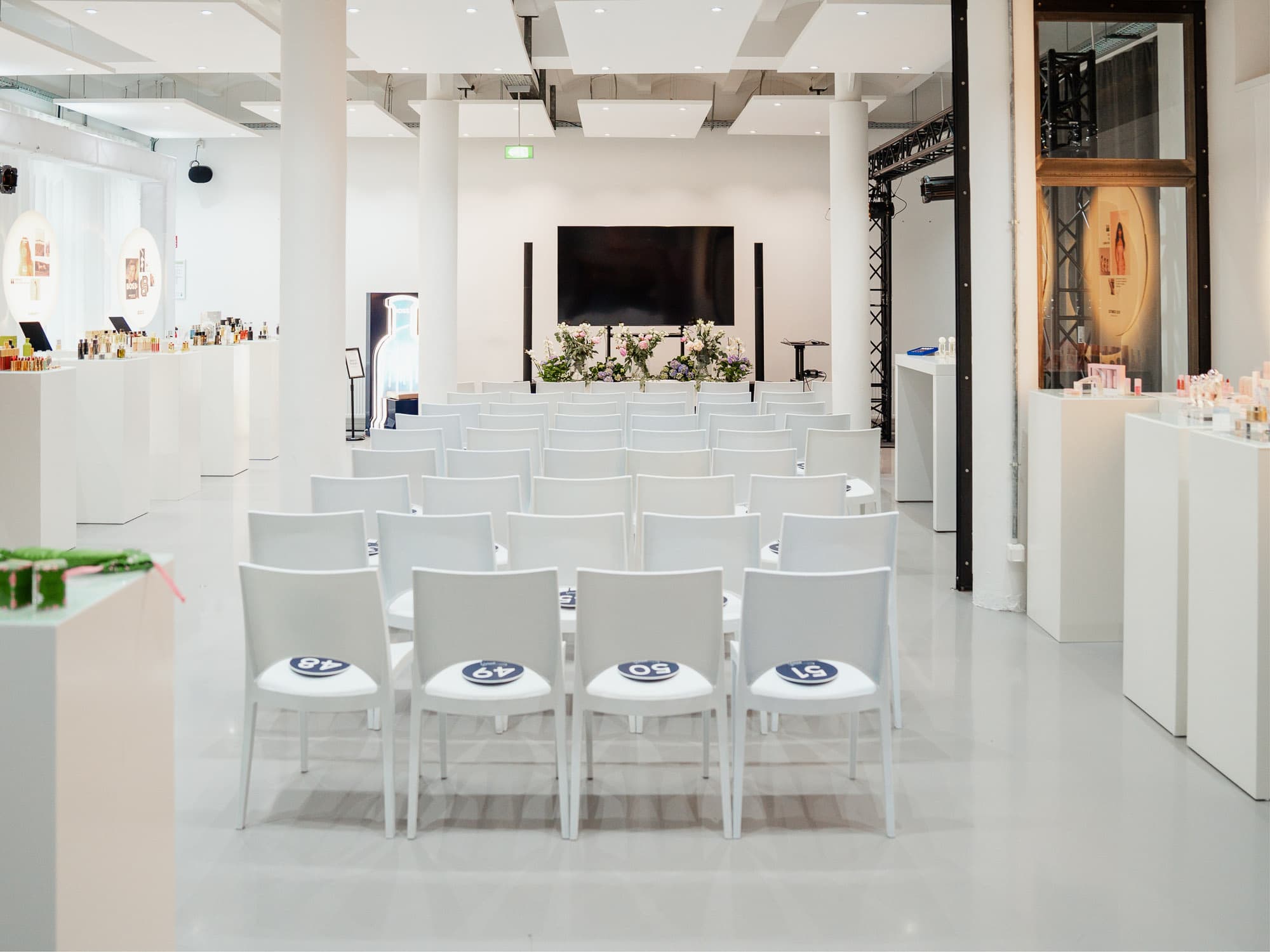 Bright event space with plenary seating for corporate events at REST2RENT Hamburg